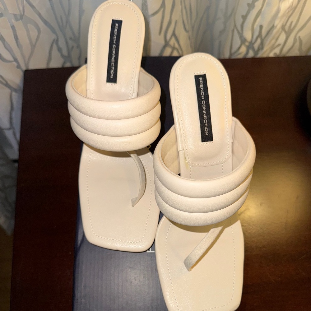 French Connection Valerie Sandal- New!!!